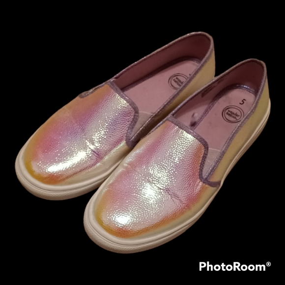 Wonder Nation Iridescent Slip Ons - Picture 2 of 6